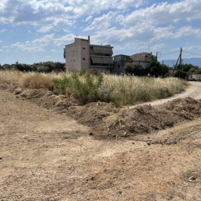 Πωλείται γωνιακό οικόπεδο, στη περιοχή της Άμπλιανης.