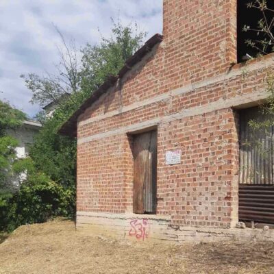 Πωλείται ημιτελής οικοδομή, στην Μακρακώμη Φθιώτιδας. 