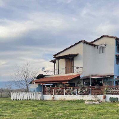 Πωλείται μονοκατοικία-μεζονέτα, στον Άγιο Σεραφείμ Φθιώτιδας.